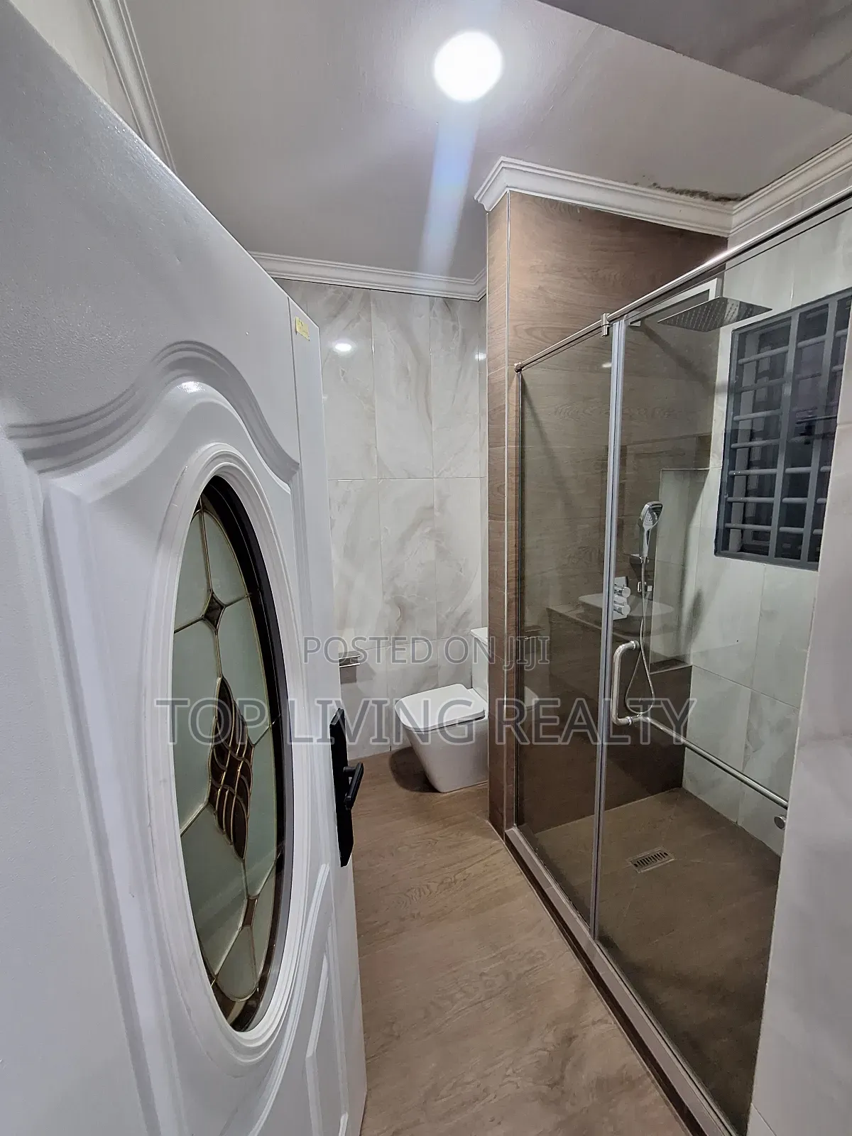 Furnished 4bdrm Townhouse / Terrace in Gate, Ashaley Botwe for rent