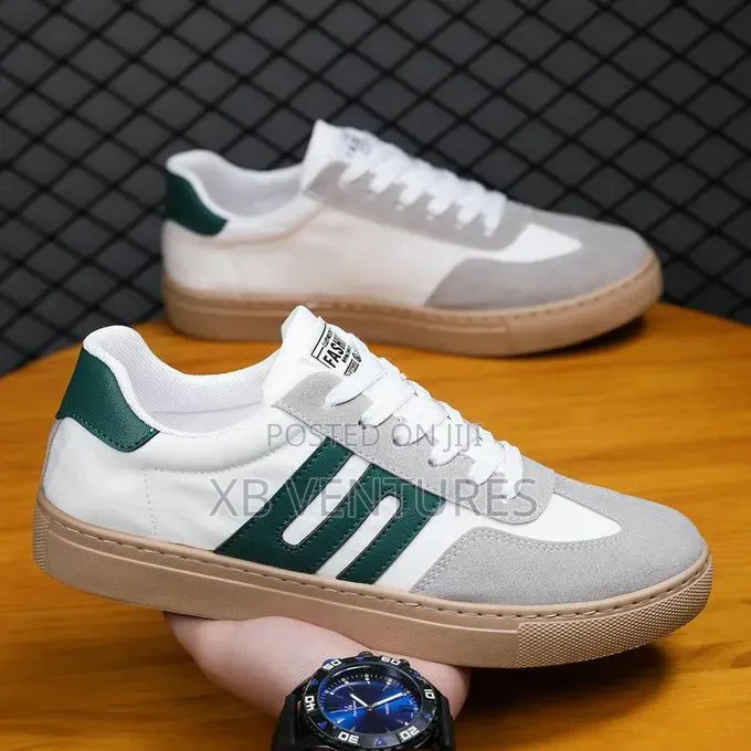 Comfortable Retro Fashion Sneakers - White and Green