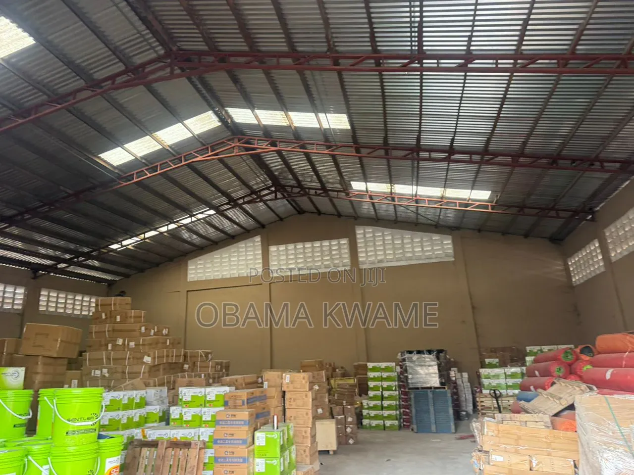 Warehouse Fof Rent
Size : 1000 SQM 
Location : Achimota Akweteyman