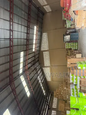 Warehouse Fof Rent
Size : 1000 SQM 
Location : Achimota Akweteyman