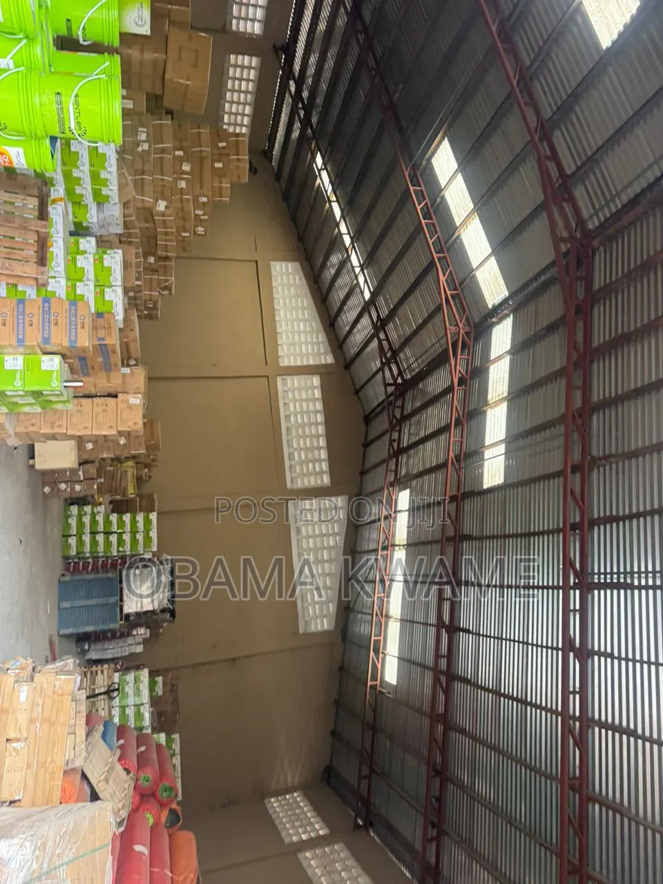 Warehouse Fof Rent
Size : 1000 SQM 
Location : Achimota Akweteyman