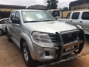 Toyota Hilux 2014 Silver