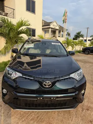 Toyota RAV4 XLE 4dr SUV (2.5L 4cyl 6A) 2018 Green