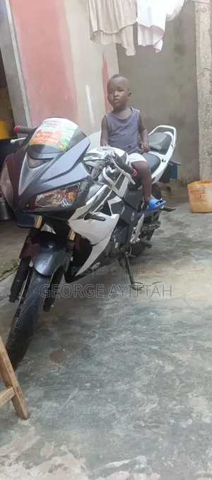 Honda XL 125 2025 White