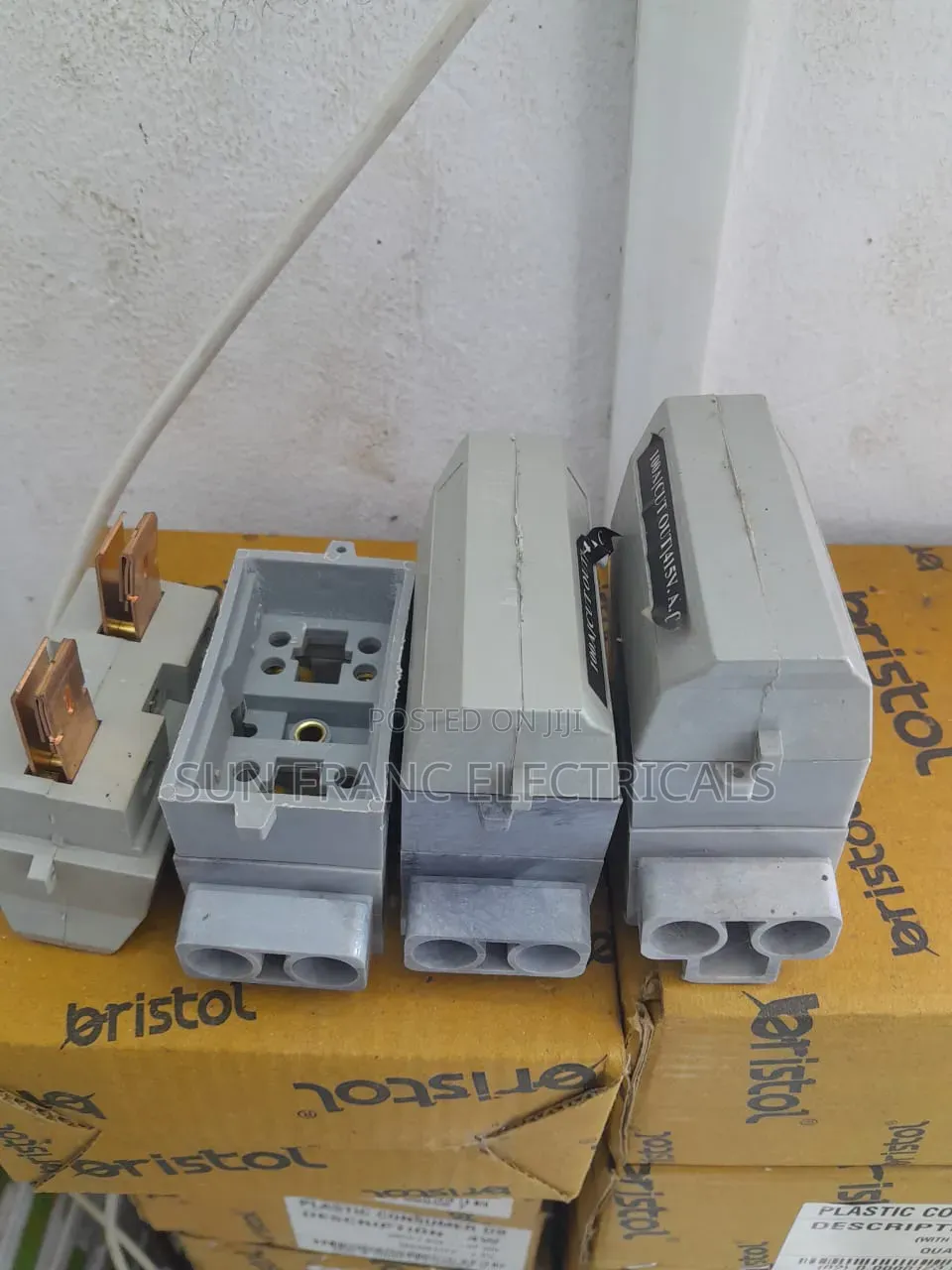 100A Fuse Cutout Without Neutral