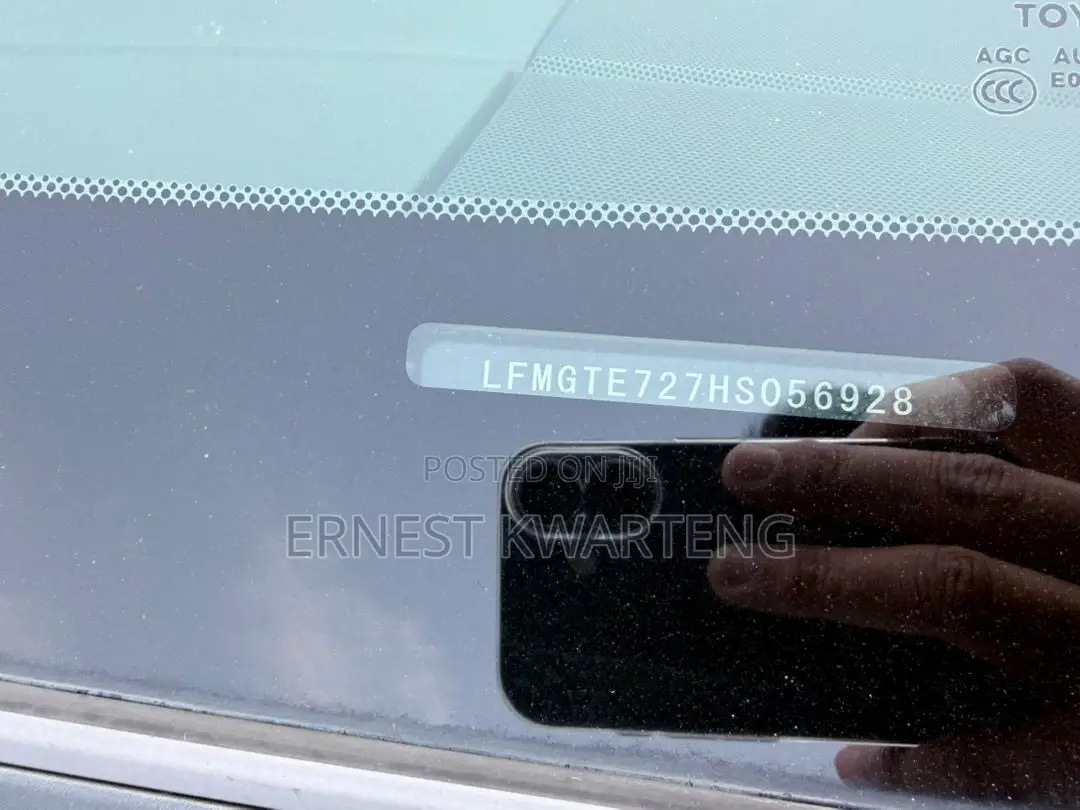 Toyota Land Cruiser Prado 2018 White
