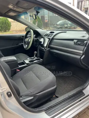 Toyota Camry LE 4dr Sedan (2.5L 4cyl 6A) 2014 Silver
