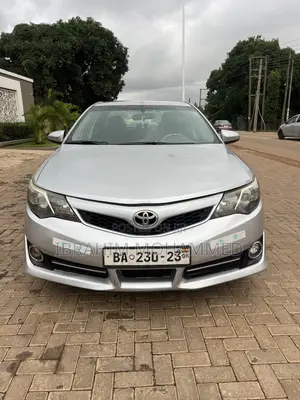 Toyota Camry LE 4dr Sedan (2.5L 4cyl 6A) 2014 Silver