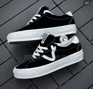 Vans Sneakers – Premium Quality | Stylish, Comfortable Durable
