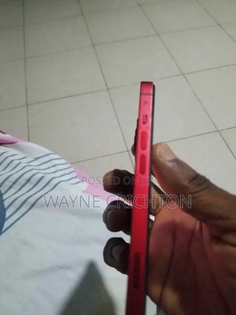 Apple iPhone 13 128 GB Red