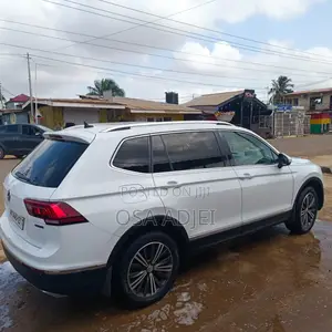 Volkswagen Tiguan 2.0T SEL FWD 2019 White