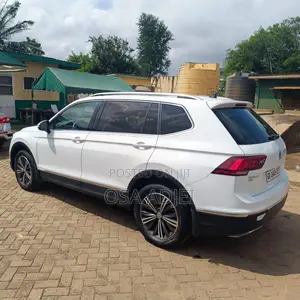 Volkswagen Tiguan 2.0T SEL FWD 2019 White