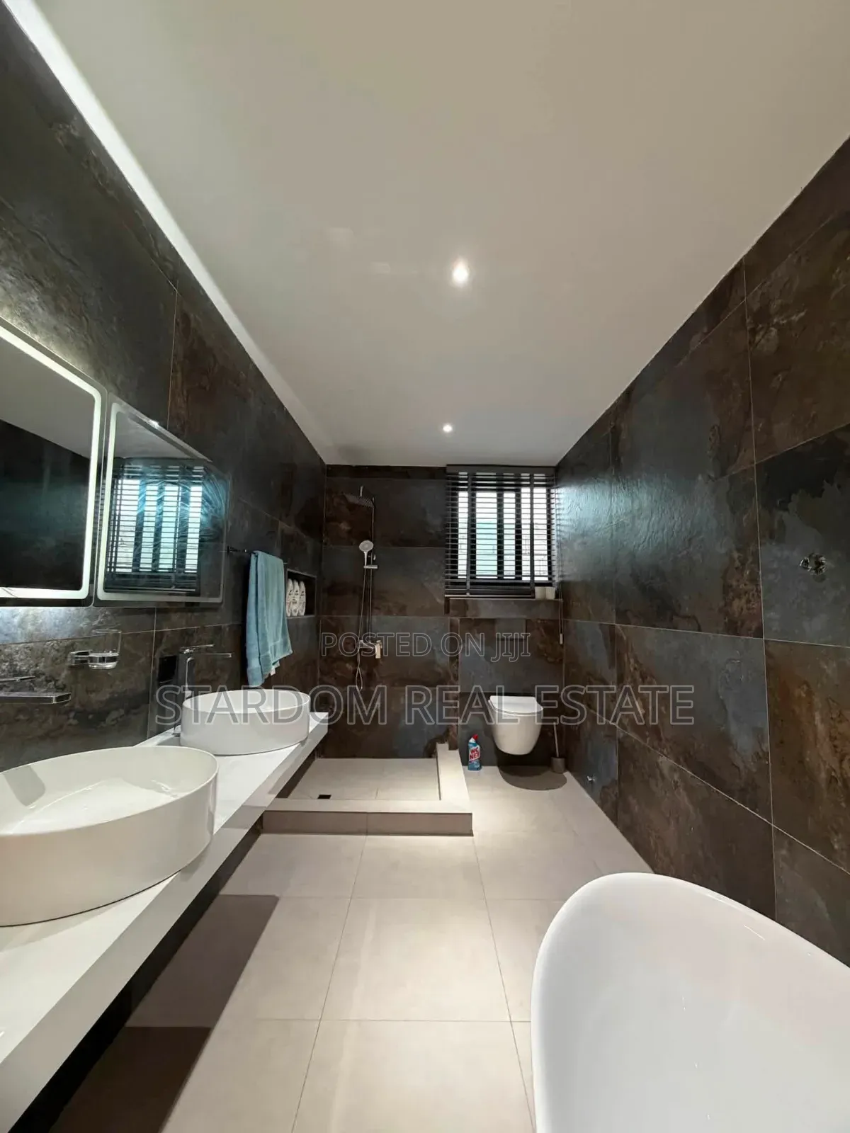 4bdrm Duplex in East Legon, Ability for sale