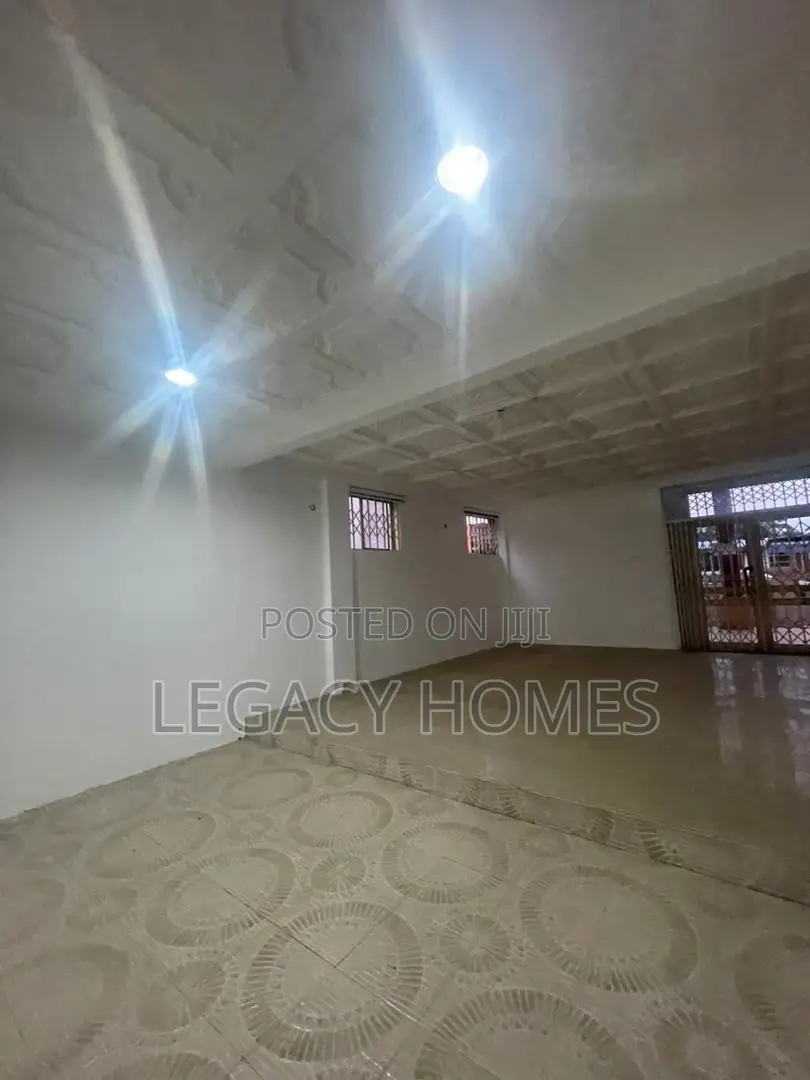 5bdrm House in East Legon, American House for rent