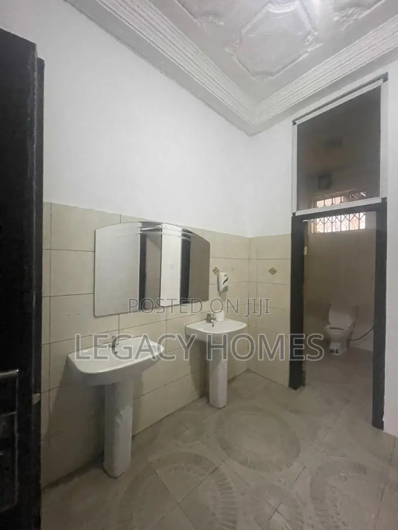 5bdrm House in East Legon, American House for rent