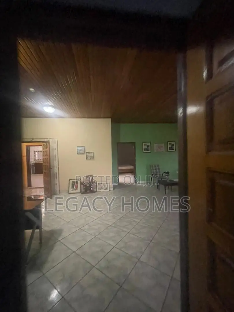 5bdrm House in East Legon, American House for rent