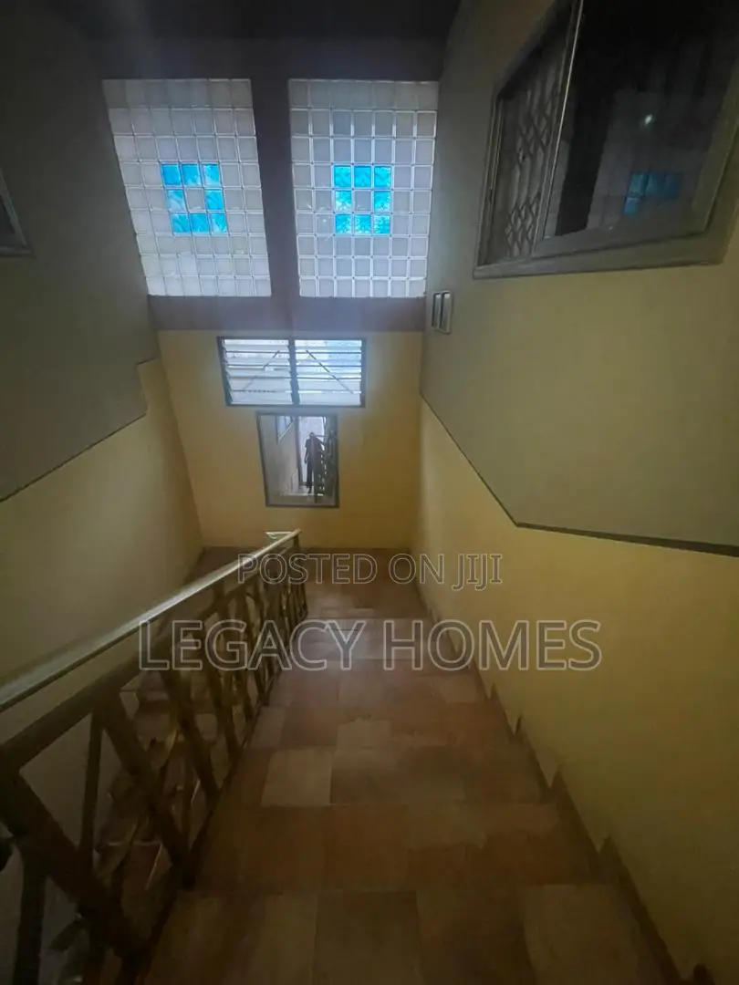 5bdrm House in East Legon, American House for rent