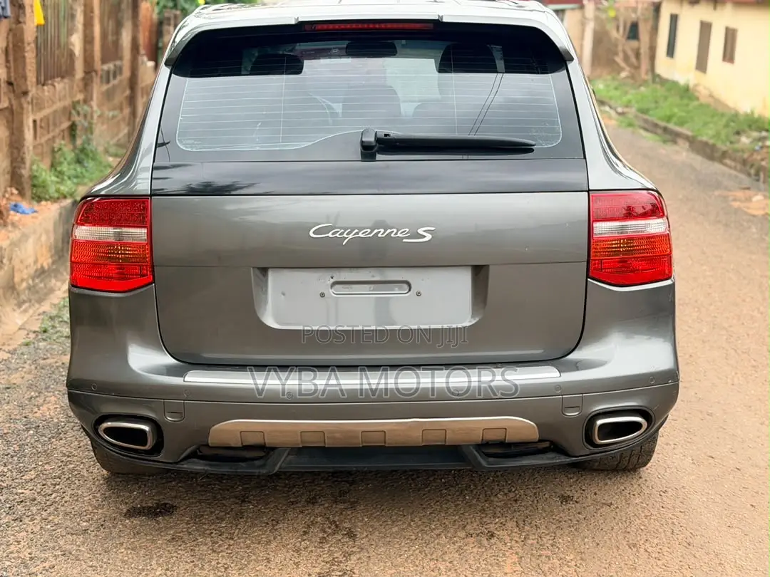 Porsche Cayenne 2008 Gray