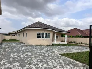 3bdrm House in Adenta, Amrahia for sale