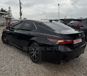 Toyota Camry SE 2023 Black