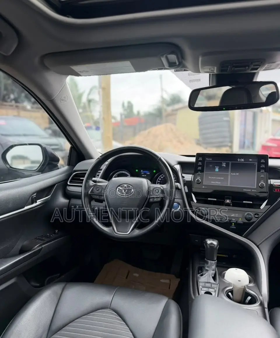 Toyota Camry SE 2023 Black