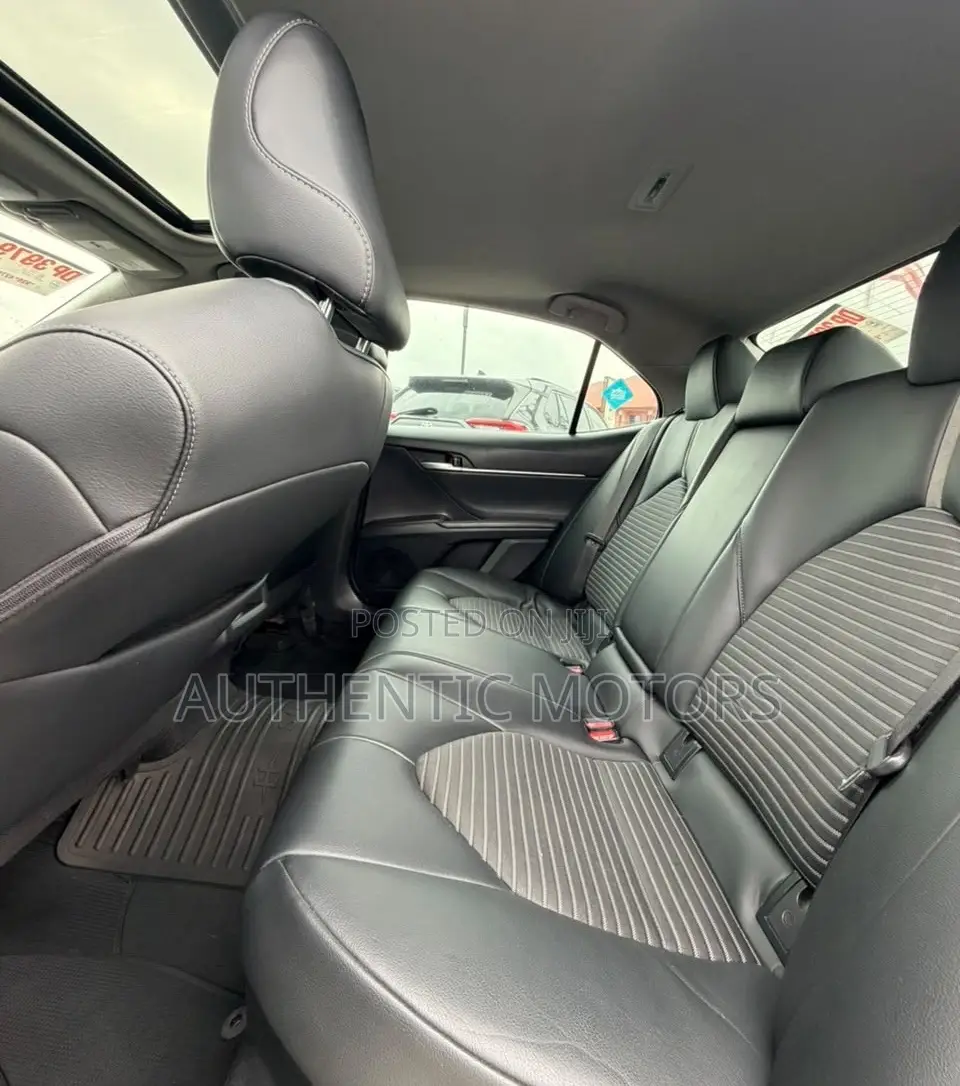 Toyota Camry SE 2023 Black