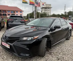 Toyota Camry SE 2023 Black