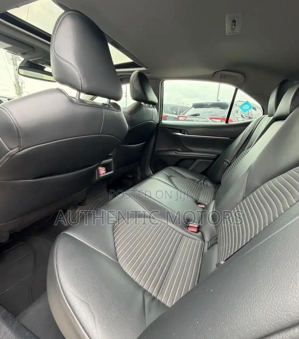 Toyota Camry SE 2023 Black
