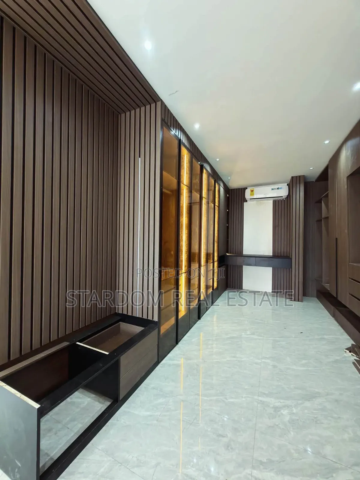 4bdrm Duplex in East Legon, Ability for sale