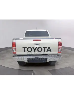 Toyota Hilux 2008,2010,2012 Boot