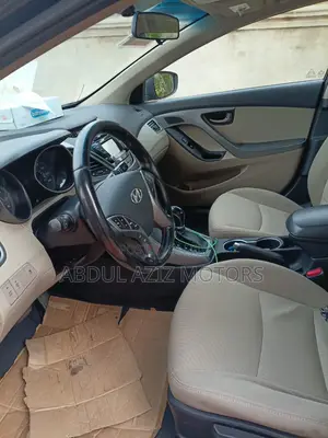 Hyundai Elantra Limited Sedan FWD (1.8L 4cyl 6A) 2016 Black