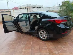 Hyundai Elantra Limited Sedan FWD (1.8L 4cyl 6A) 2016 Black