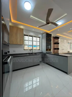 4bdrm Duplex in East Legon Ogbojo, American House for sale
