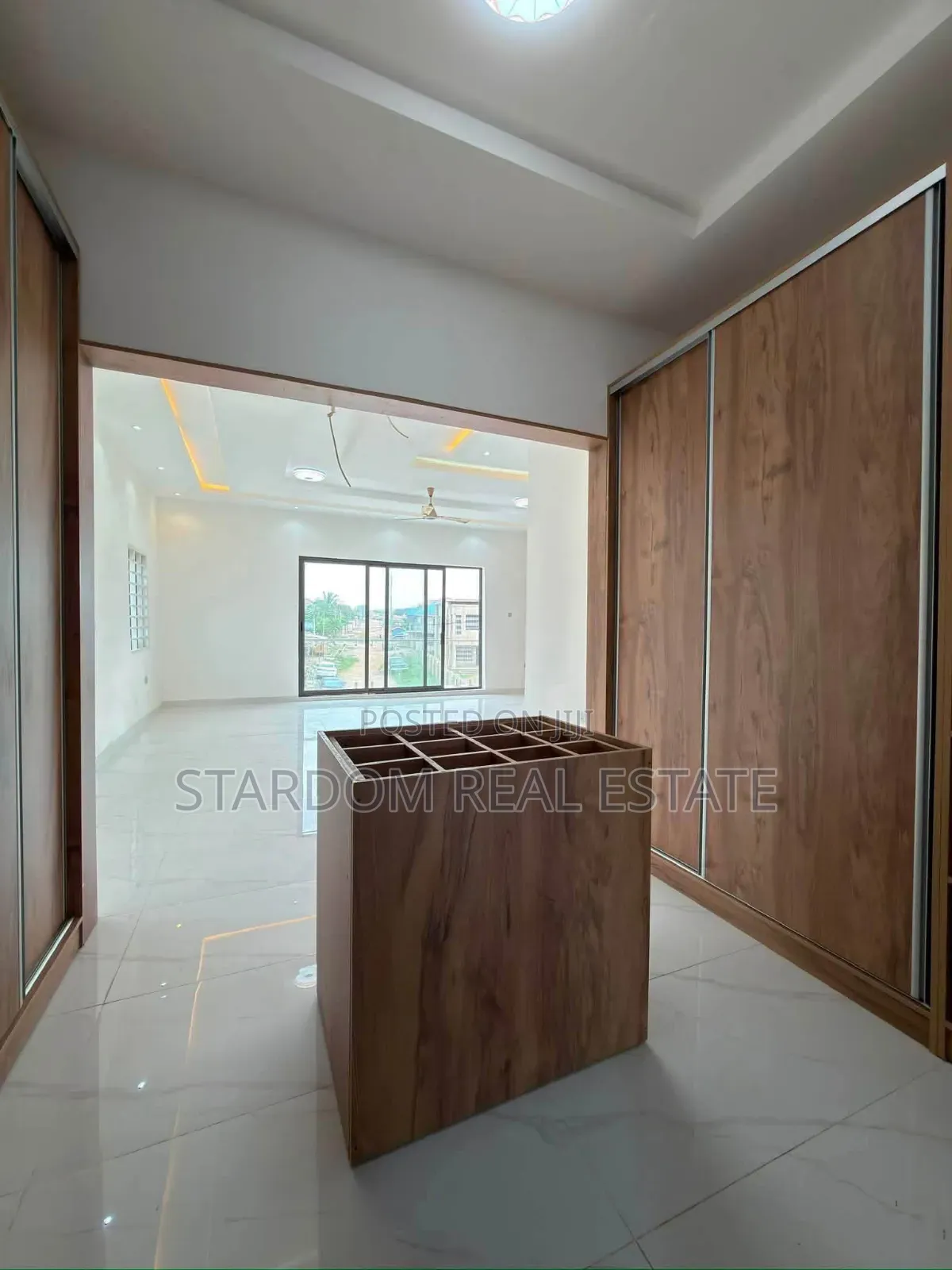 4bdrm Duplex in East Legon Ogbojo, American House for sale