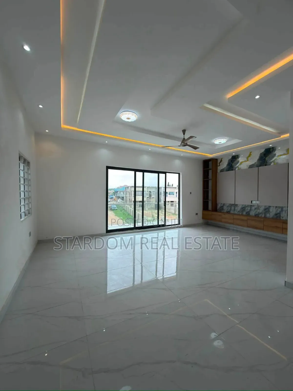 4bdrm Duplex in East Legon Ogbojo, American House for sale