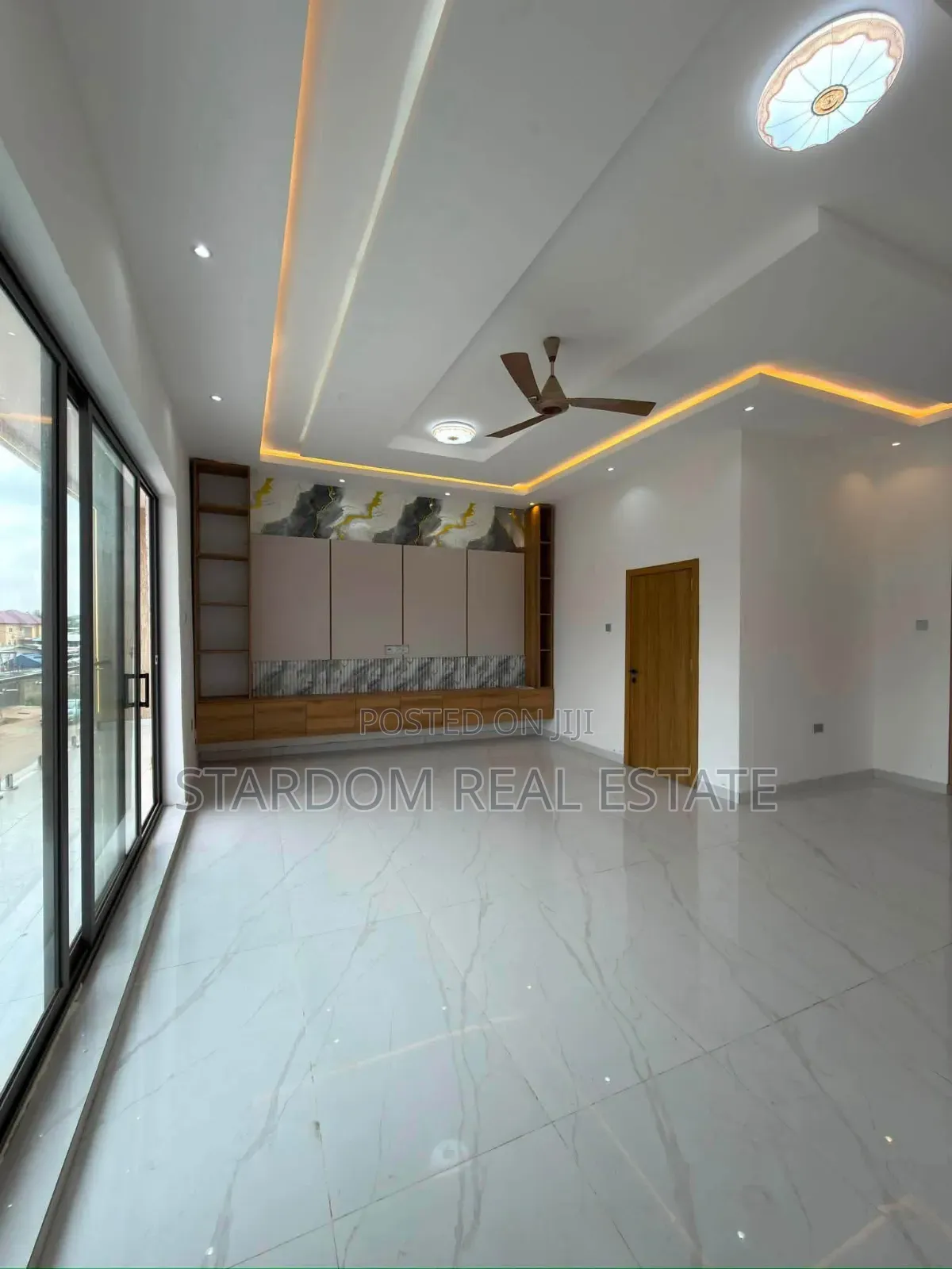 4bdrm Duplex in East Legon Ogbojo, American House for sale