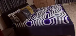 Queen Size Bed With Drawers