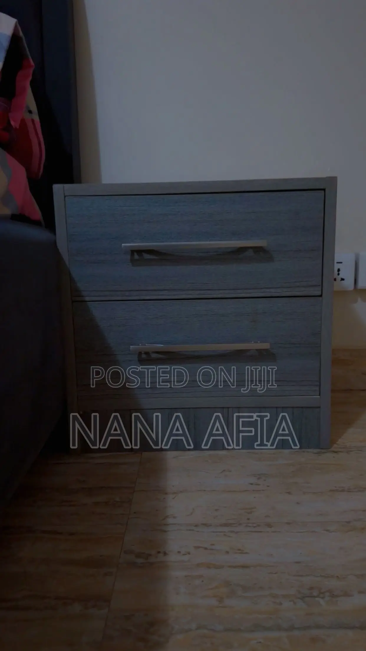Queen Size Bed With Drawers