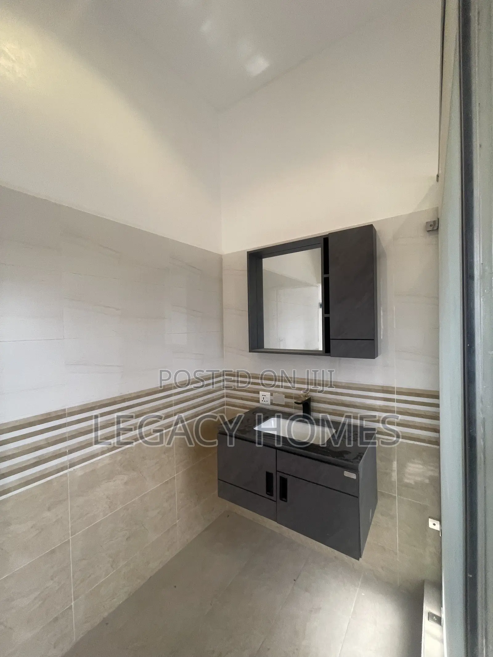 2bdrm Apartment in East Legon, American House for sale