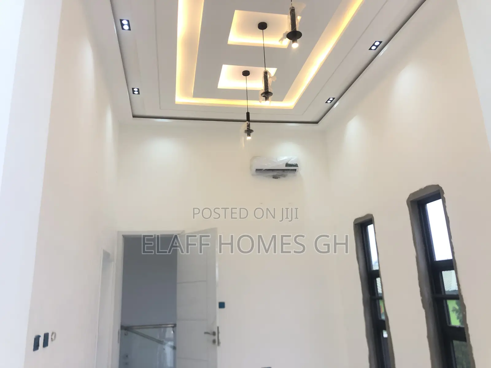 4bdrm Duplex in Elaffhomesgh, School Junction for sale
