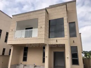 4bdrm Duplex in Elaffhomesgh, School Junction for sale
