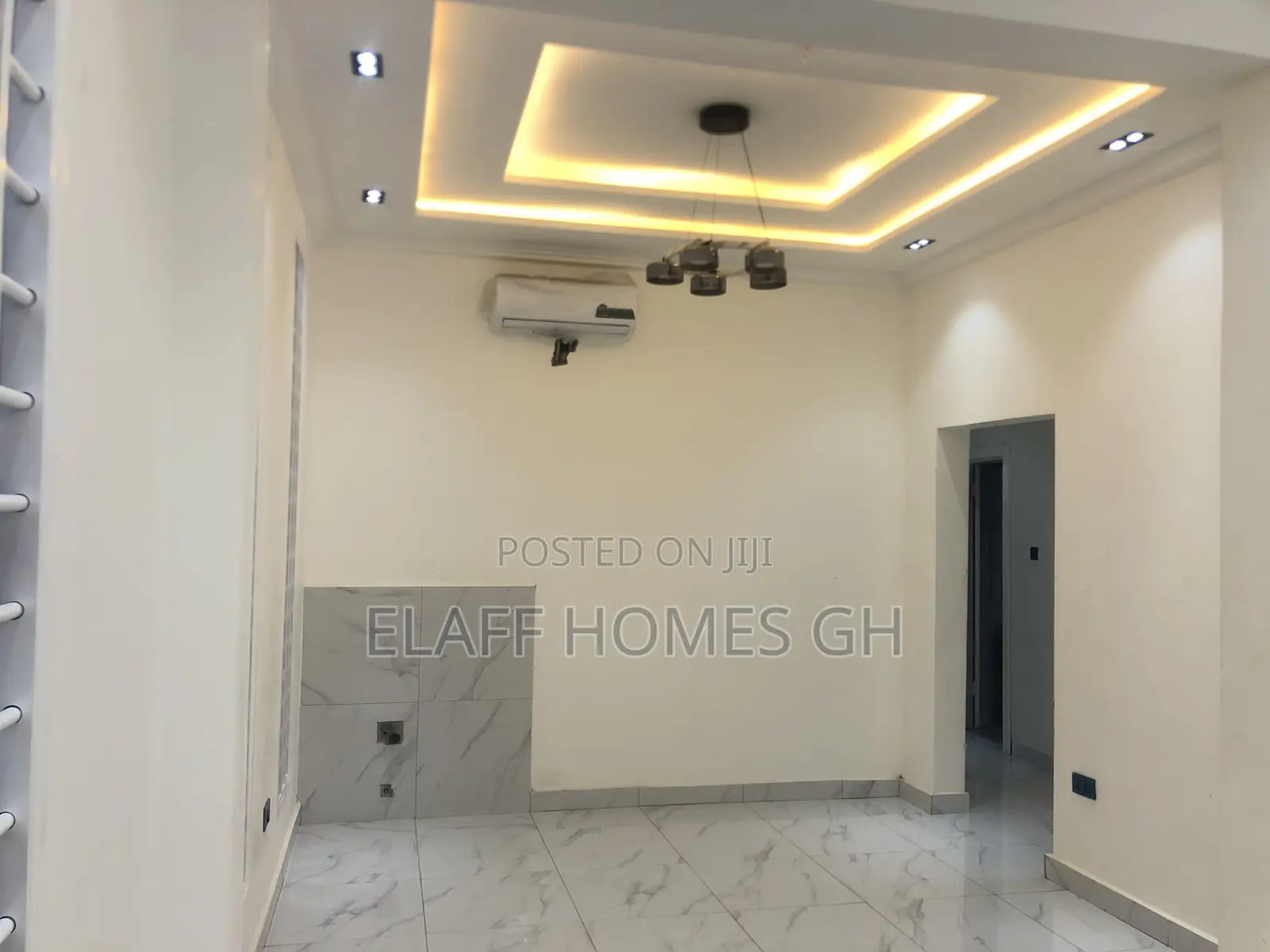 4bdrm Duplex in Elaffhomesgh, School Junction for sale