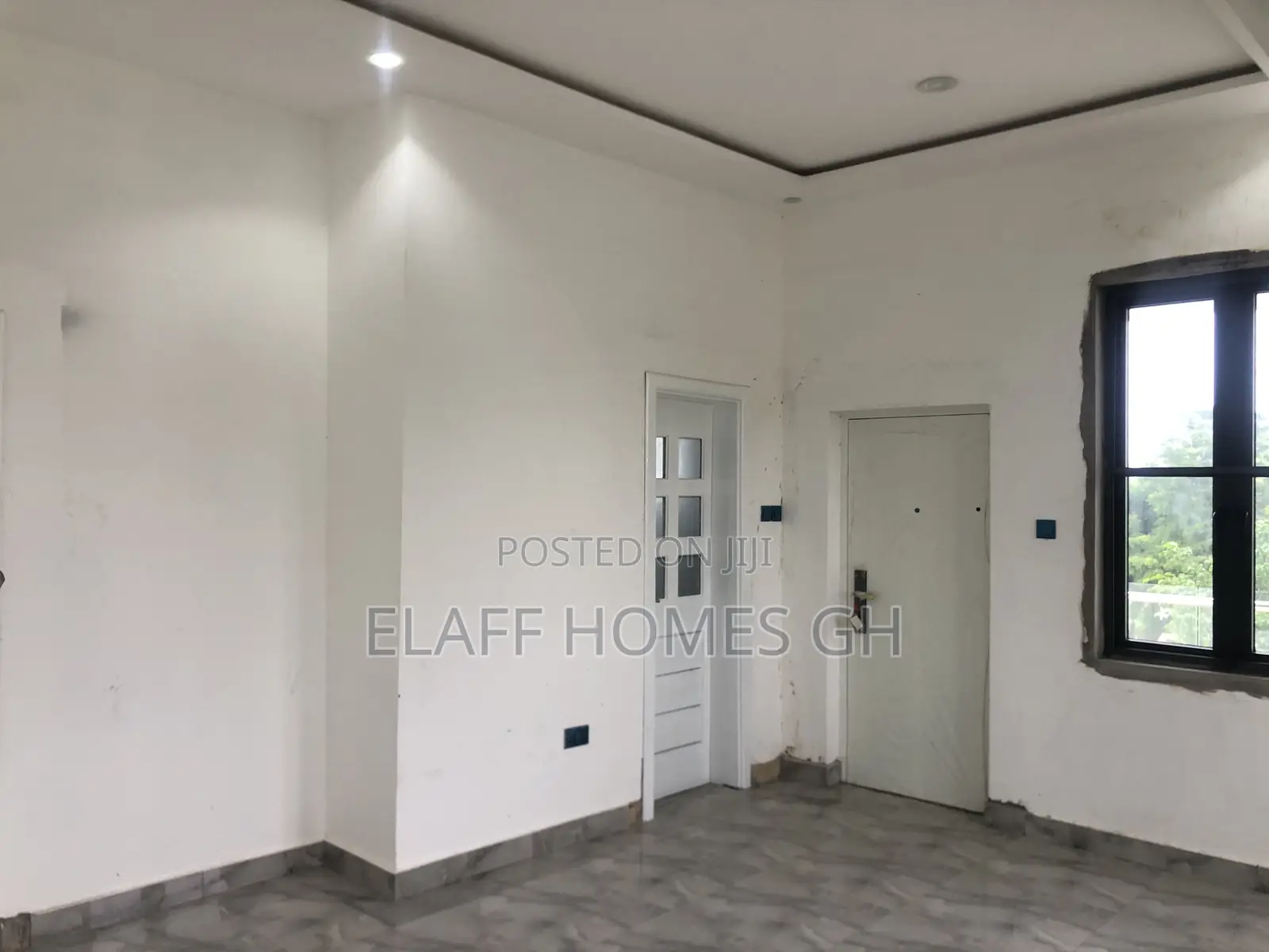 4bdrm Duplex in Elaffhomesgh, School Junction for sale