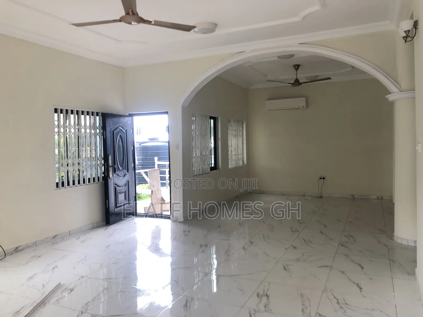 4bdrm Townhouse / Terrace in Elaffhomesgh, Ability for rent