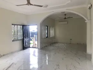 4bdrm Townhouse / Terrace in Elaffhomesgh, Ability for rent