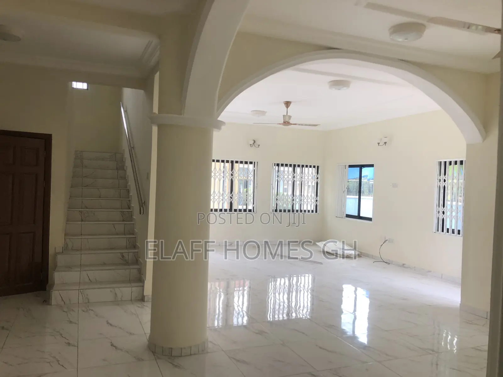 4bdrm Townhouse / Terrace in Elaffhomesgh, Ability for rent