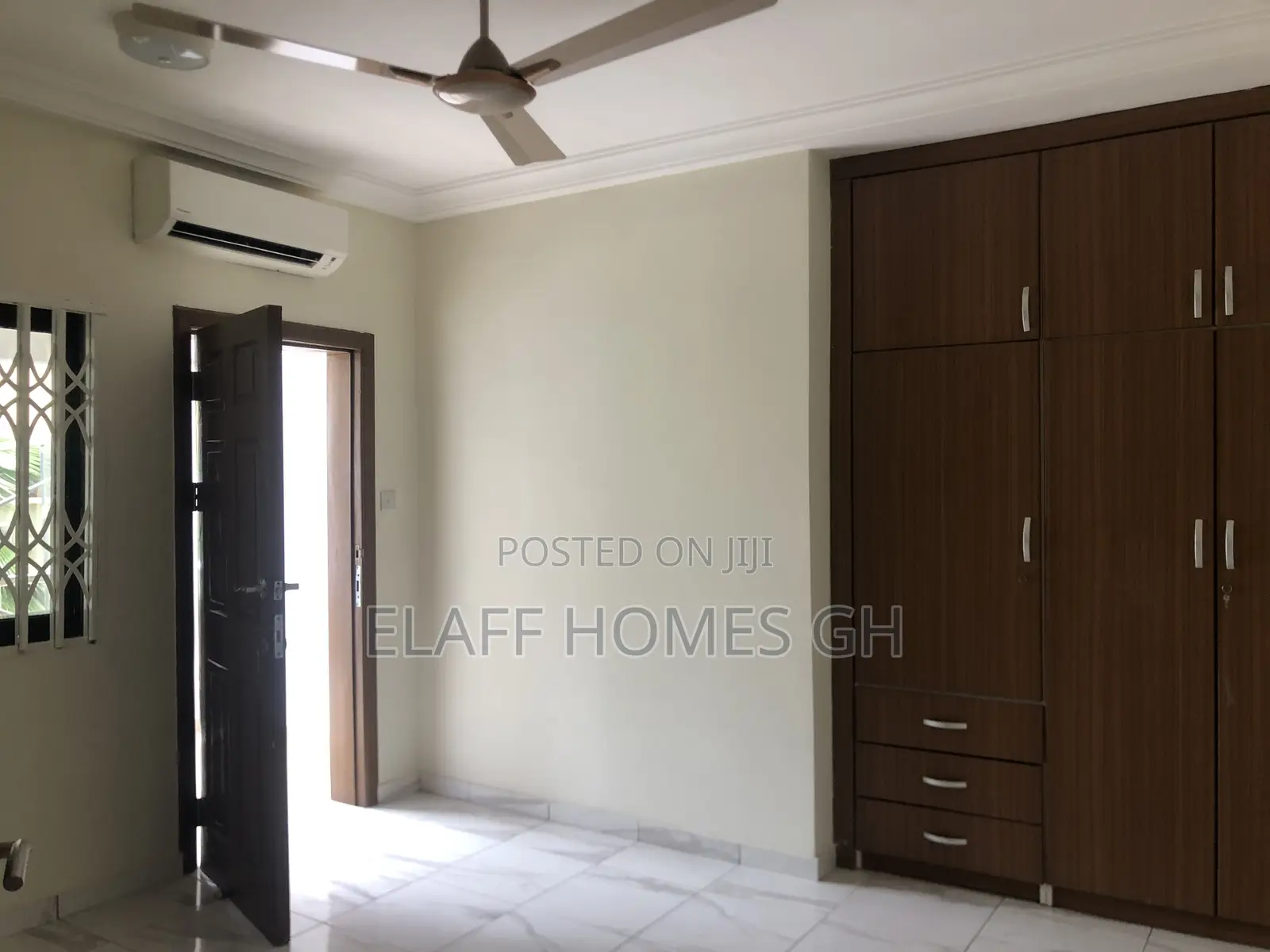 4bdrm Townhouse / Terrace in Elaffhomesgh, Ability for rent