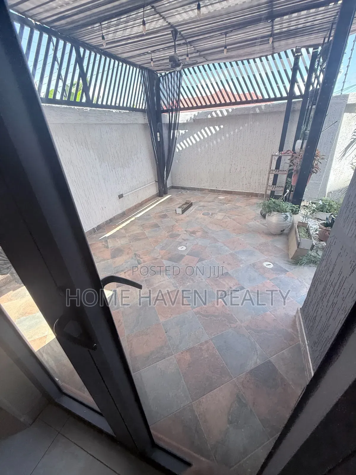 Furnished 4bdrm House in Tse Addo, Tseaddo for rent