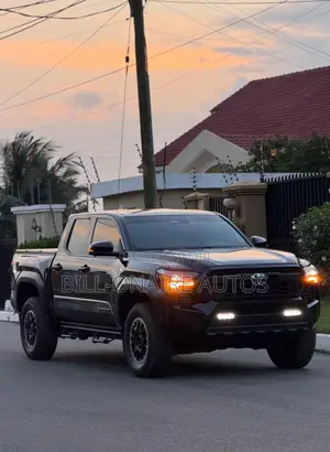 Toyota Tacoma 2024 Black