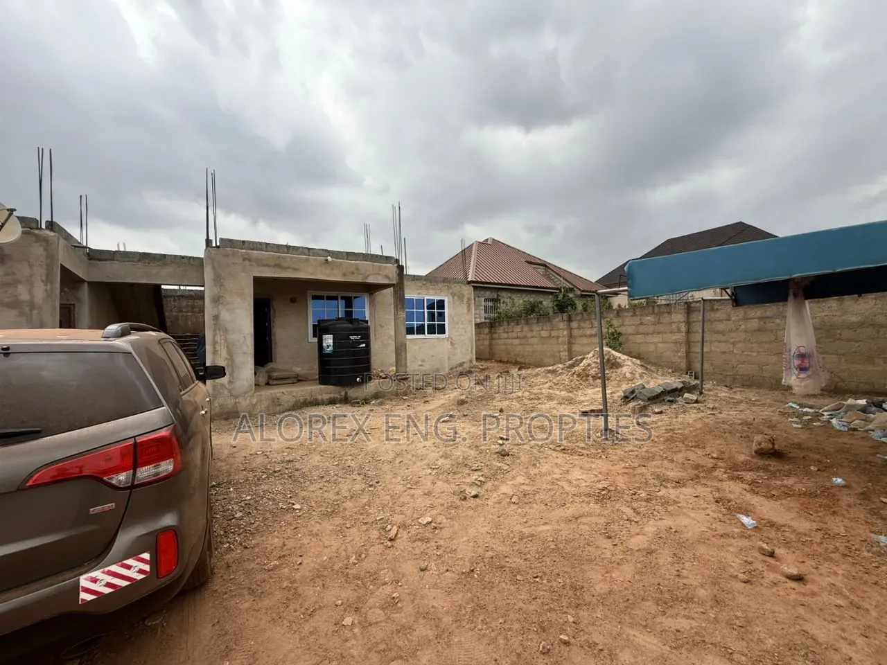 12bdrm Mansion in Oyibi $120,000, Valley View Area for sale